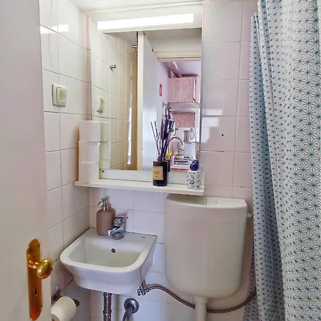 Alfama Sunshine Apartment *